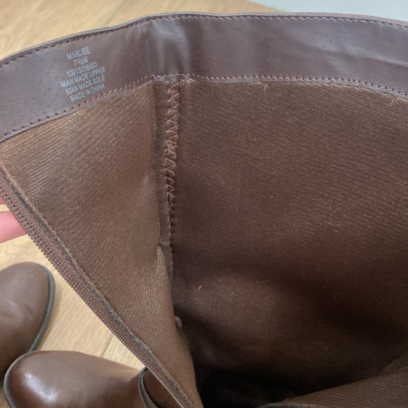 Brown boots - Picture 9 of 13